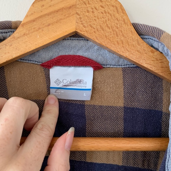 Columbia button up shirt - Picture 2 of 5